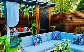 Meezee Pearl Double Bed Lodge With Free Parking